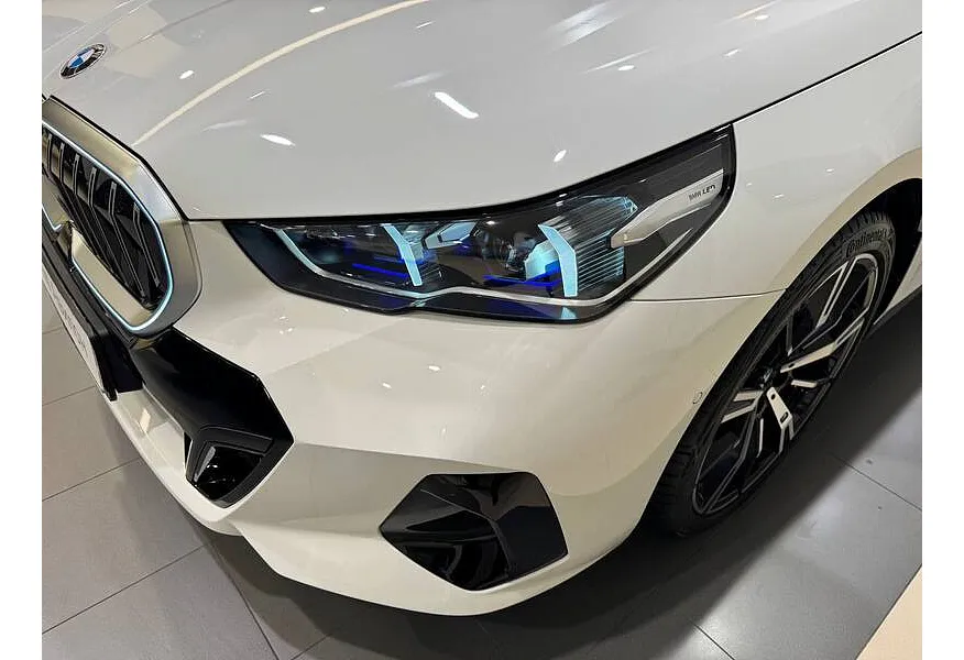 АВИЛОН - BMW 5 серия 530i xDrive AT (252 л.с.) Белый - slide 9763579