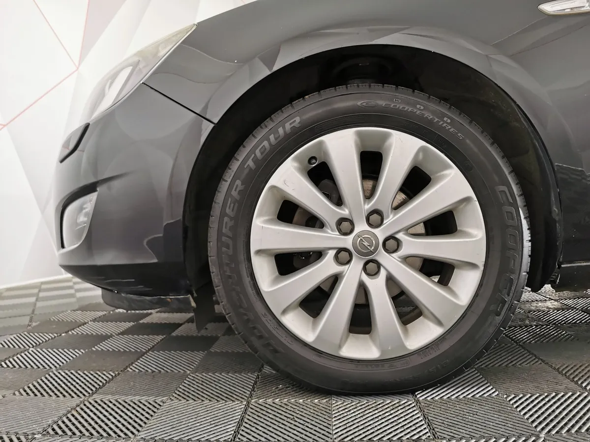 Opel Astra 1.6 AT (115 л.с.) Черный в АВИЛОН. Слайд №9