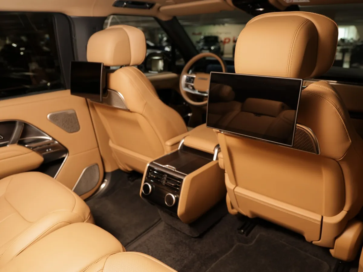 Land Rover Range Rover 4.4 P530 V8 LWB AT AWD (530 л.с.) Autobiography Черный в АВИЛОН. Слайд №25