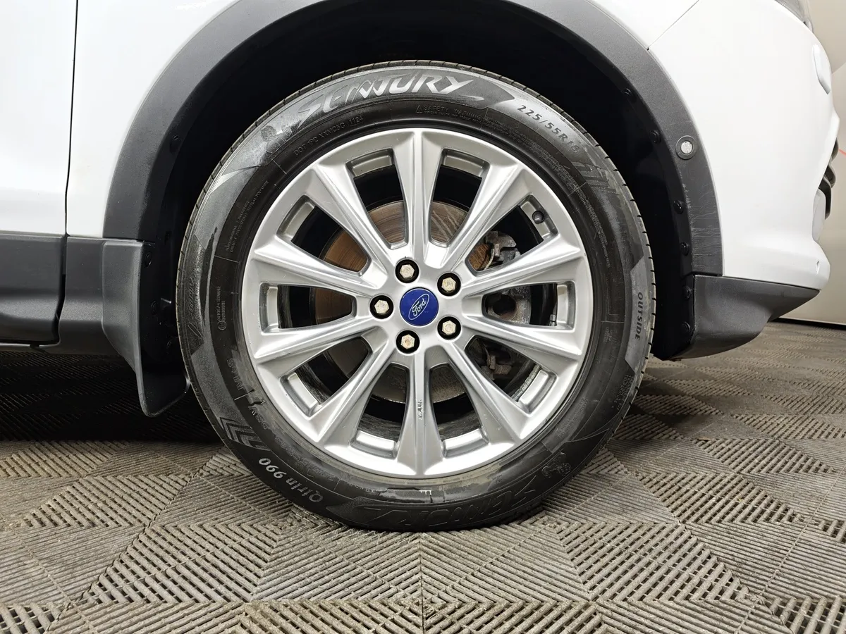 Ford Kuga 1.6 EcoBoost AT AWD (182 л.с.) Titanium Белый в АВИЛОН. Слайд №9