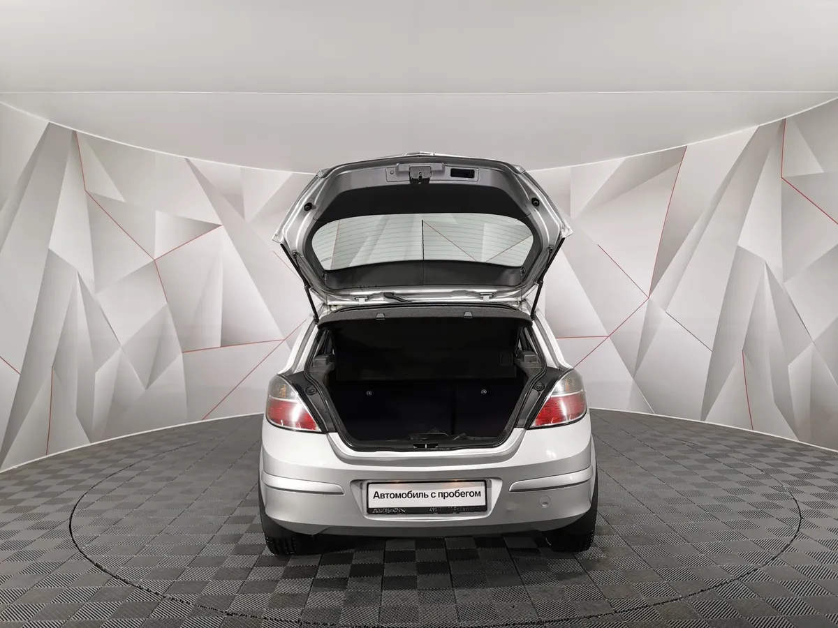 Opel Astra 1.6 MT (115 л.с.) Серебристый в АВИЛОН. Слайд №11