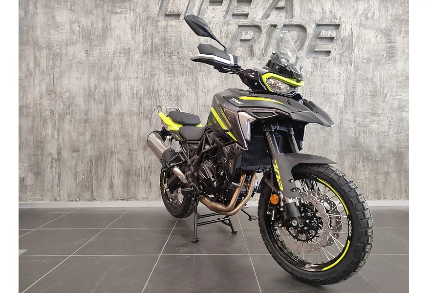 Benelli TRK 702 X 698 см³ (70 л.с.) (70) 698 Серый в АВИЛОН. Слайд №2