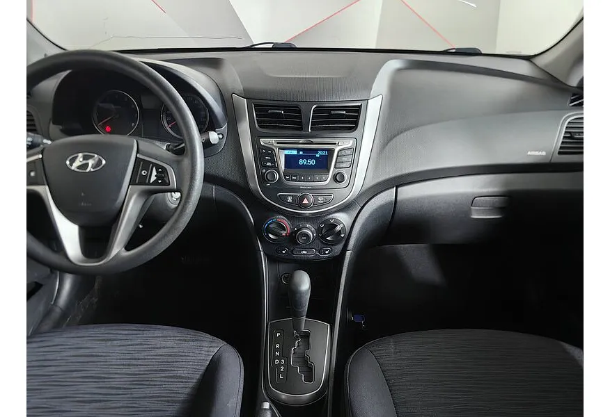 Hyundai Solaris 1.4 AT (107 л.с.) Comfort Черный в АВИЛОН. Слайд №15 Hyundai Solaris 1.4 AT (107 л.с.) Comfort Черный в АВИЛОН. Слайд №15