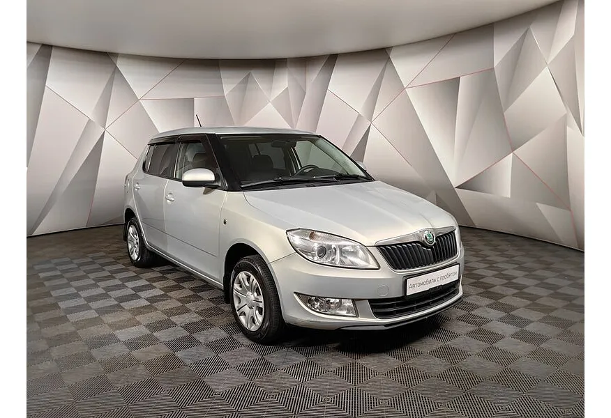 Skoda Fabia 1.4 MT (125 л.с.) Желтый в АВИЛОН. Слайд №3