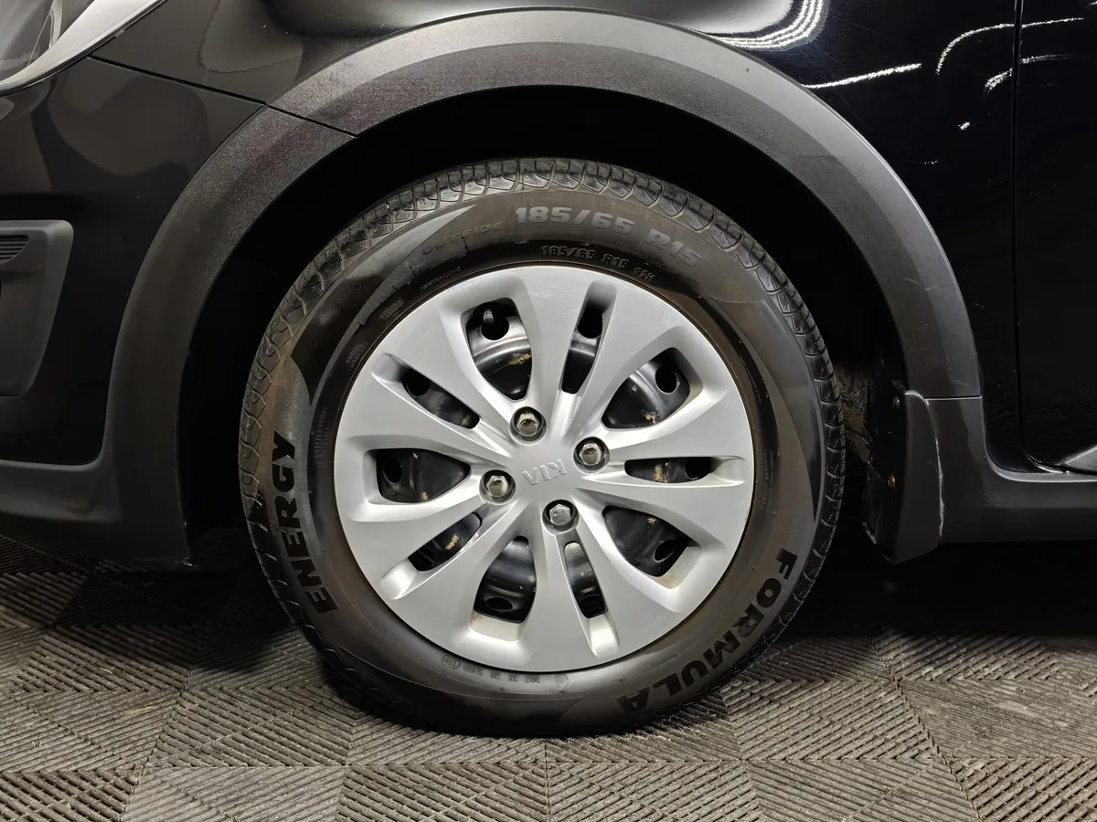 Kia Rio X-Line 1.4 AT (100 л.с.) Черный в АВИЛОН. Слайд №9