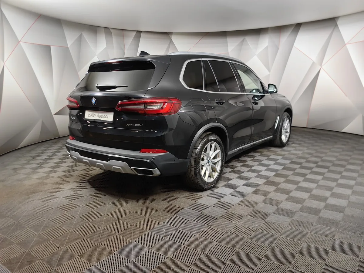 BMW X5 xDrive30d Steptronic (249 л.с.) xLine Черный в АВИЛОН. Слайд №2