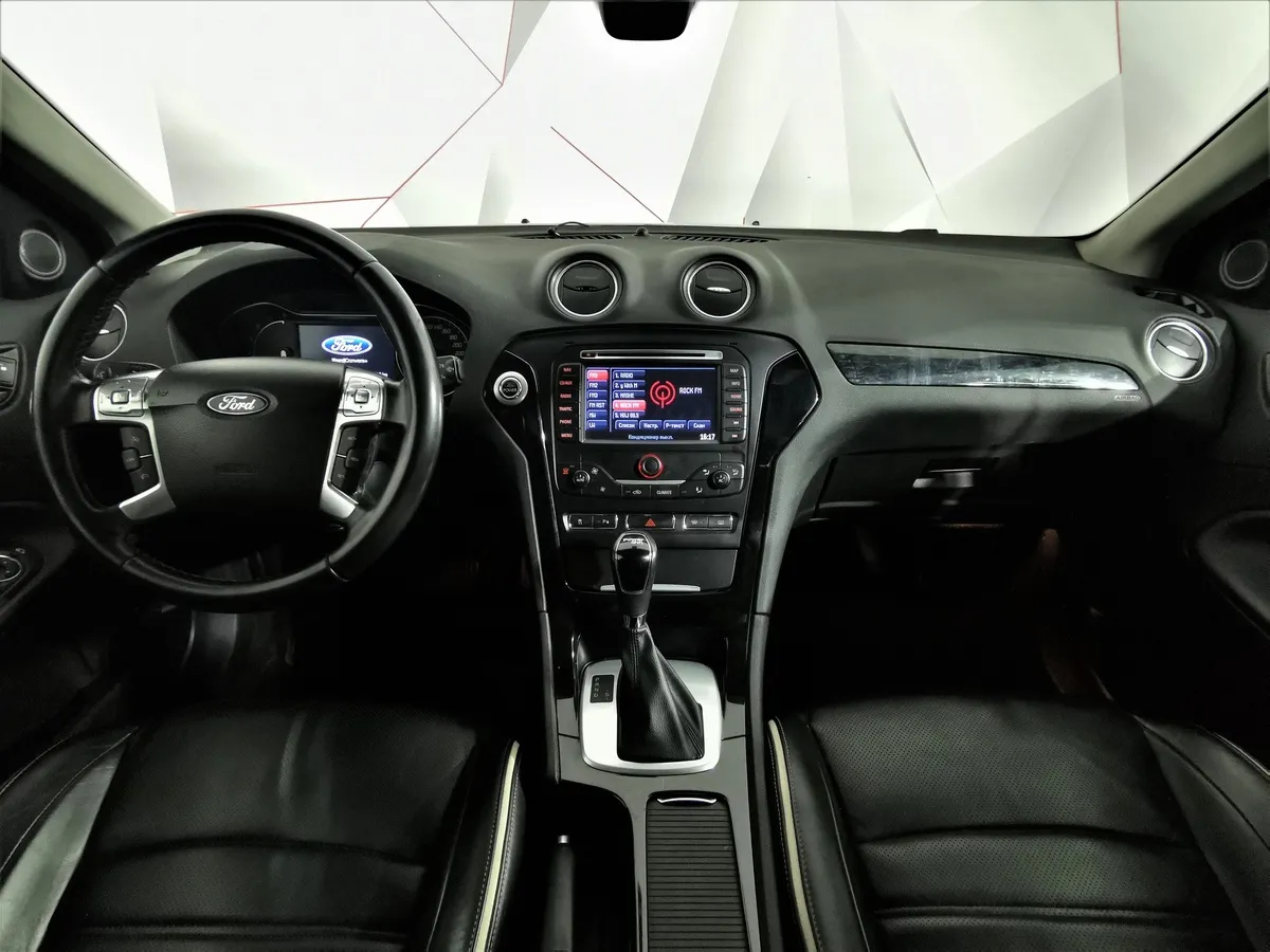 Ford Mondeo 2.0 EcoBoost PowerShift (200 л.с.) Titanium Black Серебристый в АВИЛОН. Слайд №13