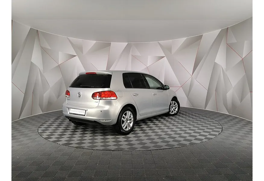 Volkswagen Golf 1.6 DSG (102 л.с.) Trendline Серебристый в АВИЛОН. Слайд №2