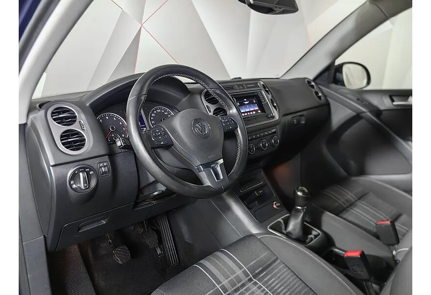 Volkswagen Tiguan 1.4 TSI BlueMotion MT (122 л.с.) Trend & Fun Синий в АВИЛОН. Слайд №19