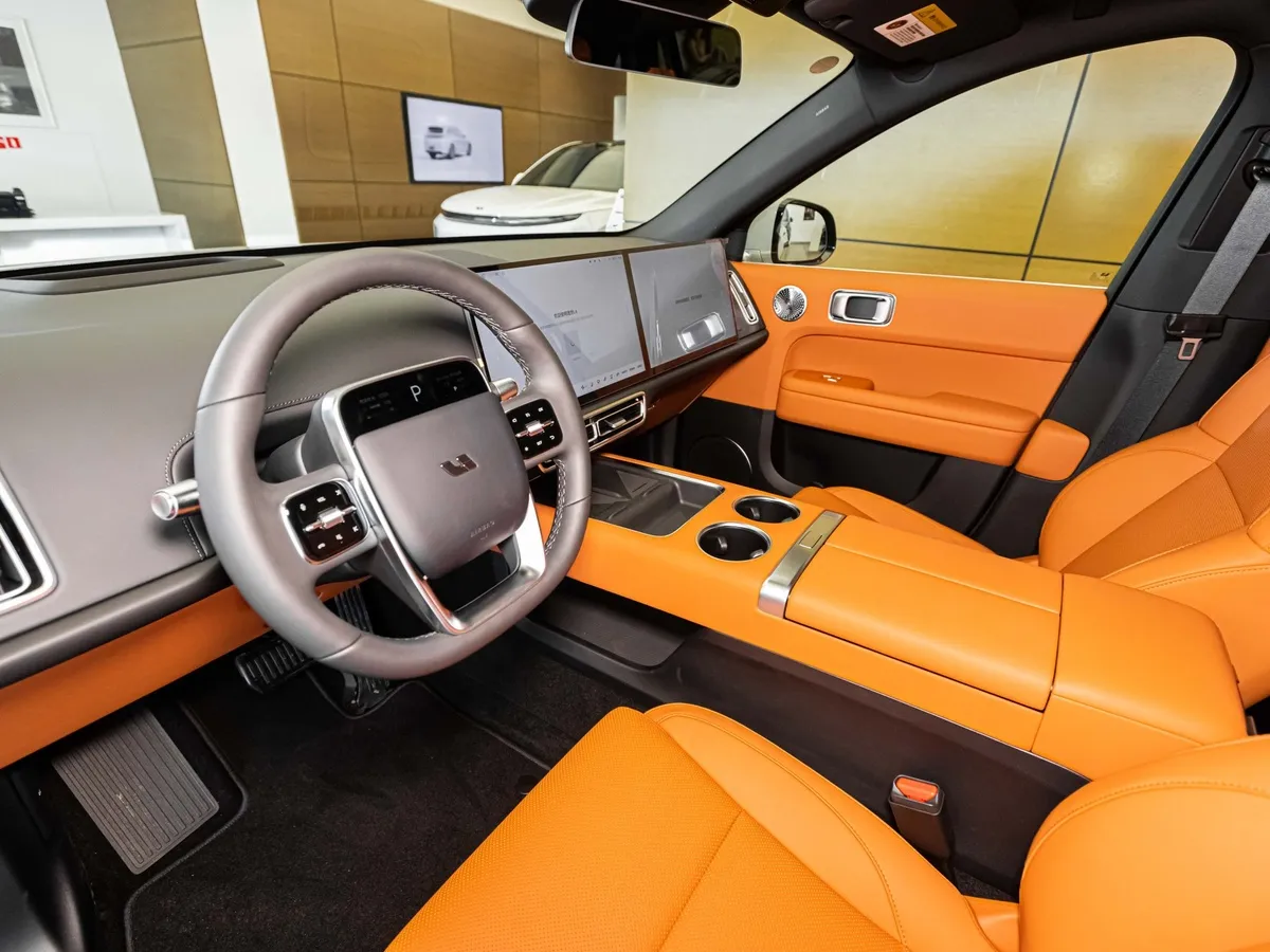 Li Auto L6 1.5 AT 4WD (150 л.с.) Pro Голубой в АВИЛОН. Слайд №10