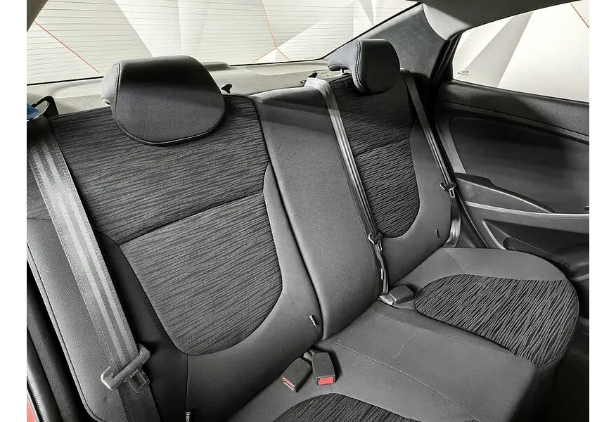 Hyundai Solaris 1.6 MT (123 л.с.) Comfort Красный в АВИЛОН. Слайд №17