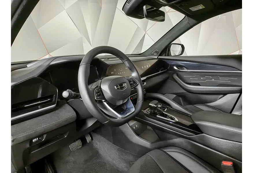 Geely Monjaro 2.0T 8AT 4WD (238 л.с.) Flagship Черный в АВИЛОН. Слайд №19