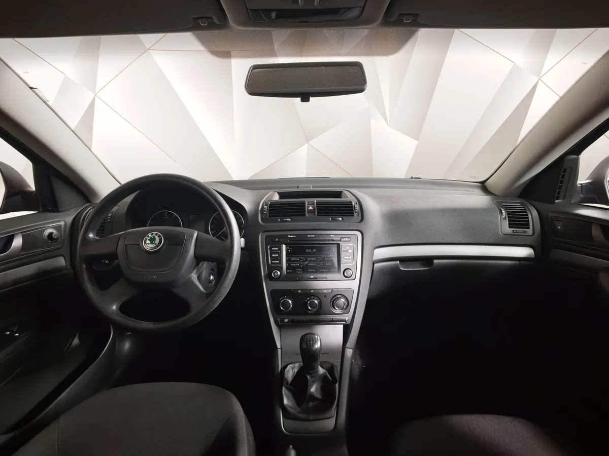 Skoda Octavia 1.6 MPI MT (102 л.с.) Синий в АВИЛОН. Слайд №13