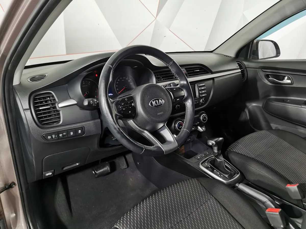 Kia Rio X-Line 1.6 AT (123 л.с.) Luxe Коричневый в АВИЛОН. Слайд №18