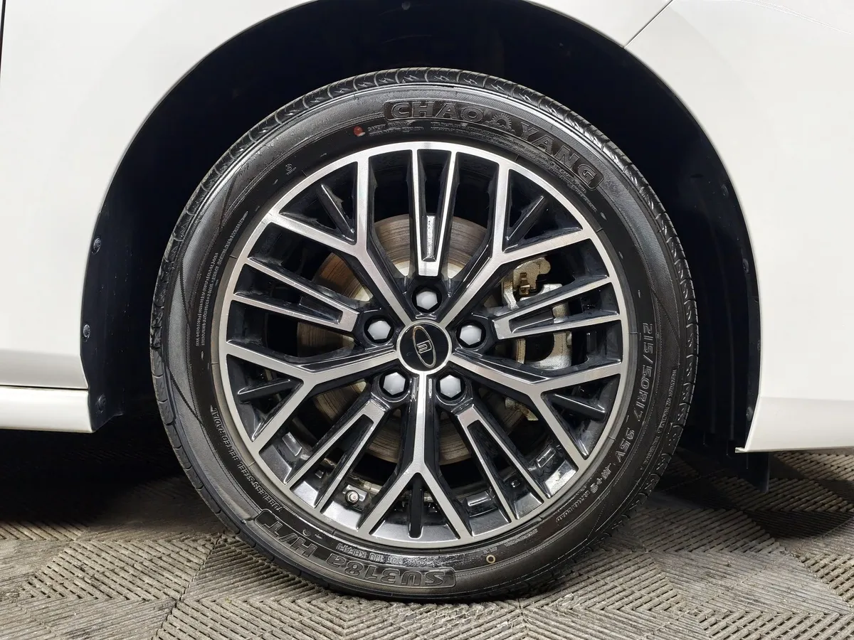 Москвич 6 1.5T CVT 2WD (136 л.с.) Business Белый в АВИЛОН. Слайд №9