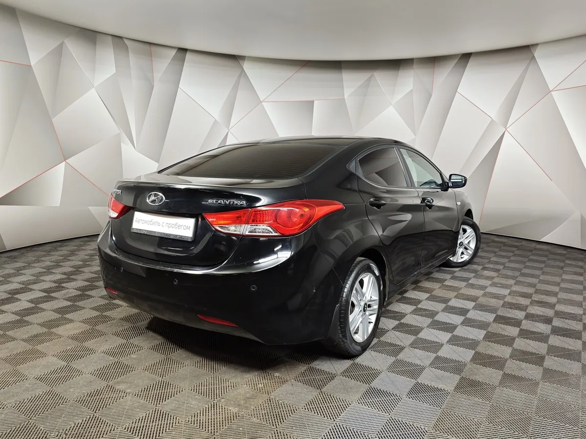 Hyundai Elantra 1.6 MT (132 л.с.) Comfort Черный в АВИЛОН. Слайд №2