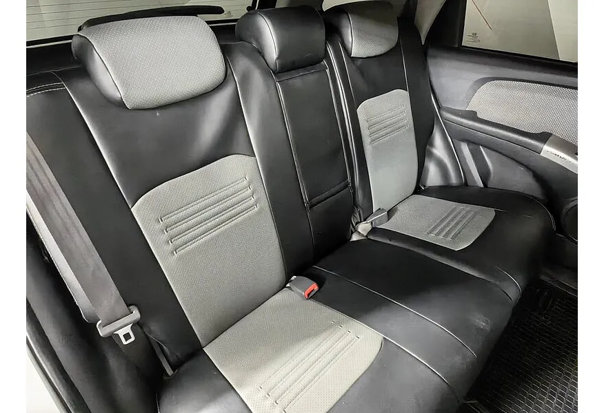 Kia Sportage 2.0 CRDi AT 4WD (112 л.с.) Серебристый в АВИЛОН. Слайд №16