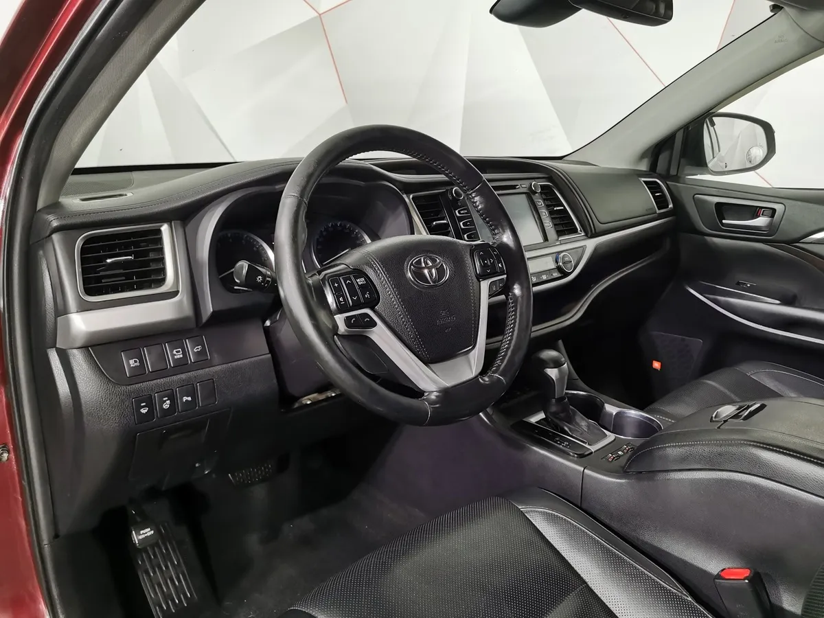 Toyota Highlander 3.5 AT AWD (249 л.с.) Престиж Красный в АВИЛОН. Слайд №18