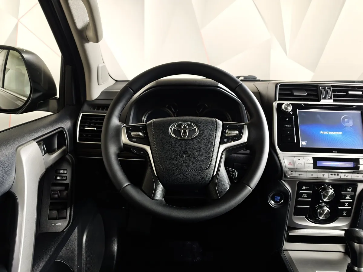 Toyota Land Cruiser Prado 4.0 AT AWD (249 л.с.) Черный в АВИЛОН. Слайд №20