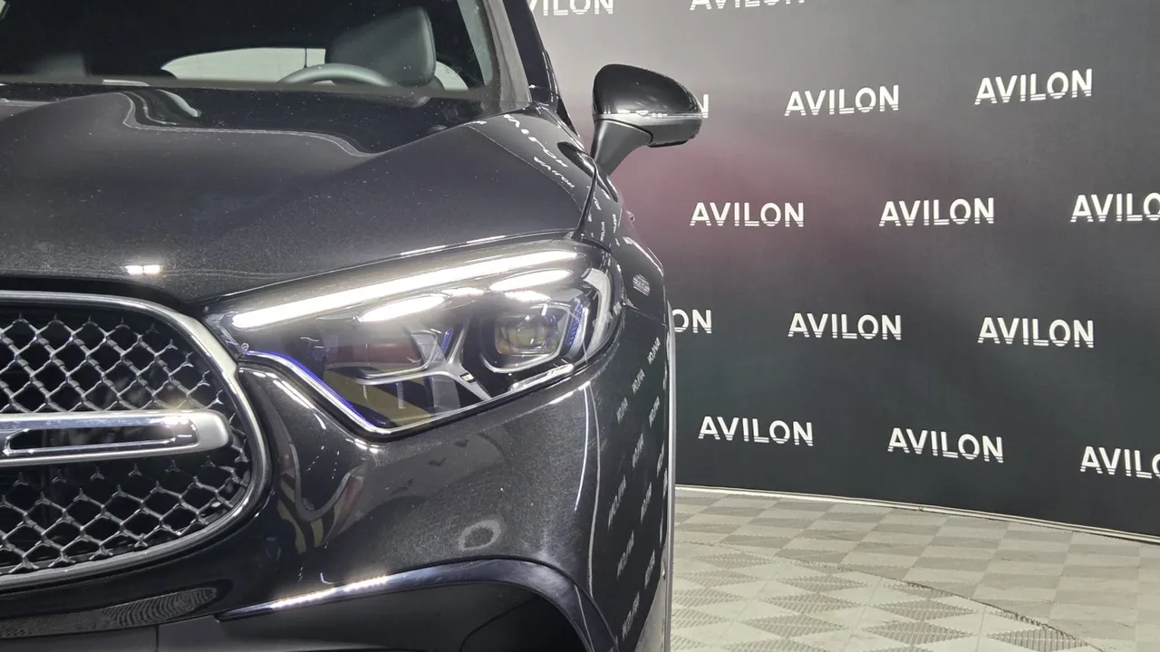Mercedes-Benz GLC 300 4MATIC 9G-TRONIC (258 л.с.) Черный в АВИЛОН. Слайд №15