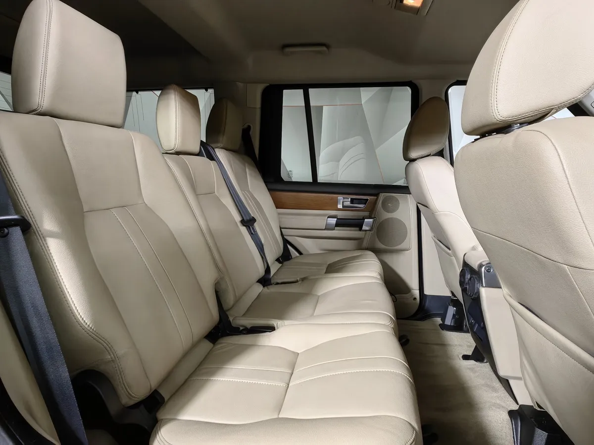 Land Rover Discovery 3.0 TDV6 AT 4WD (211 л.с.) SE Черный в АВИЛОН. Слайд №16