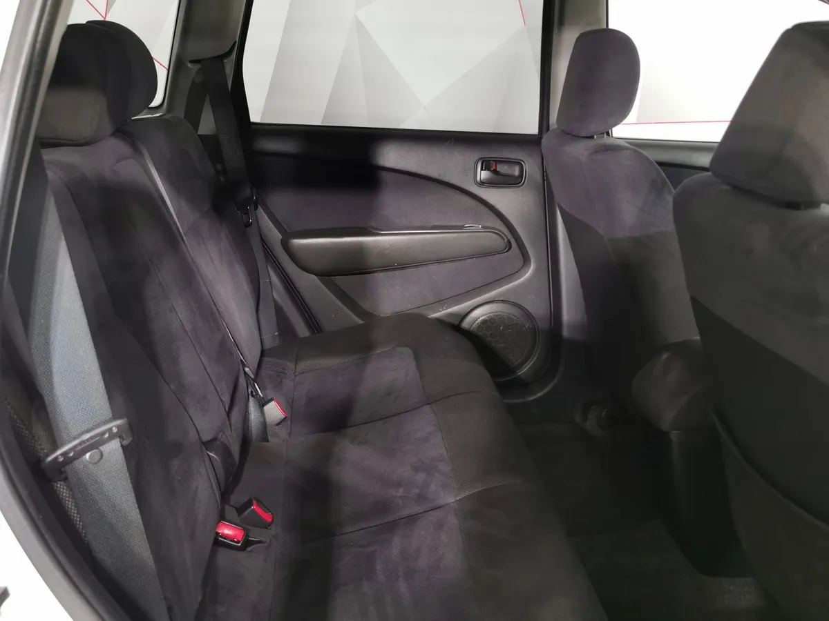Mitsubishi Outlander 2.4 AT 4WD (160 л.с.) Белый в АВИЛОН. Слайд №13