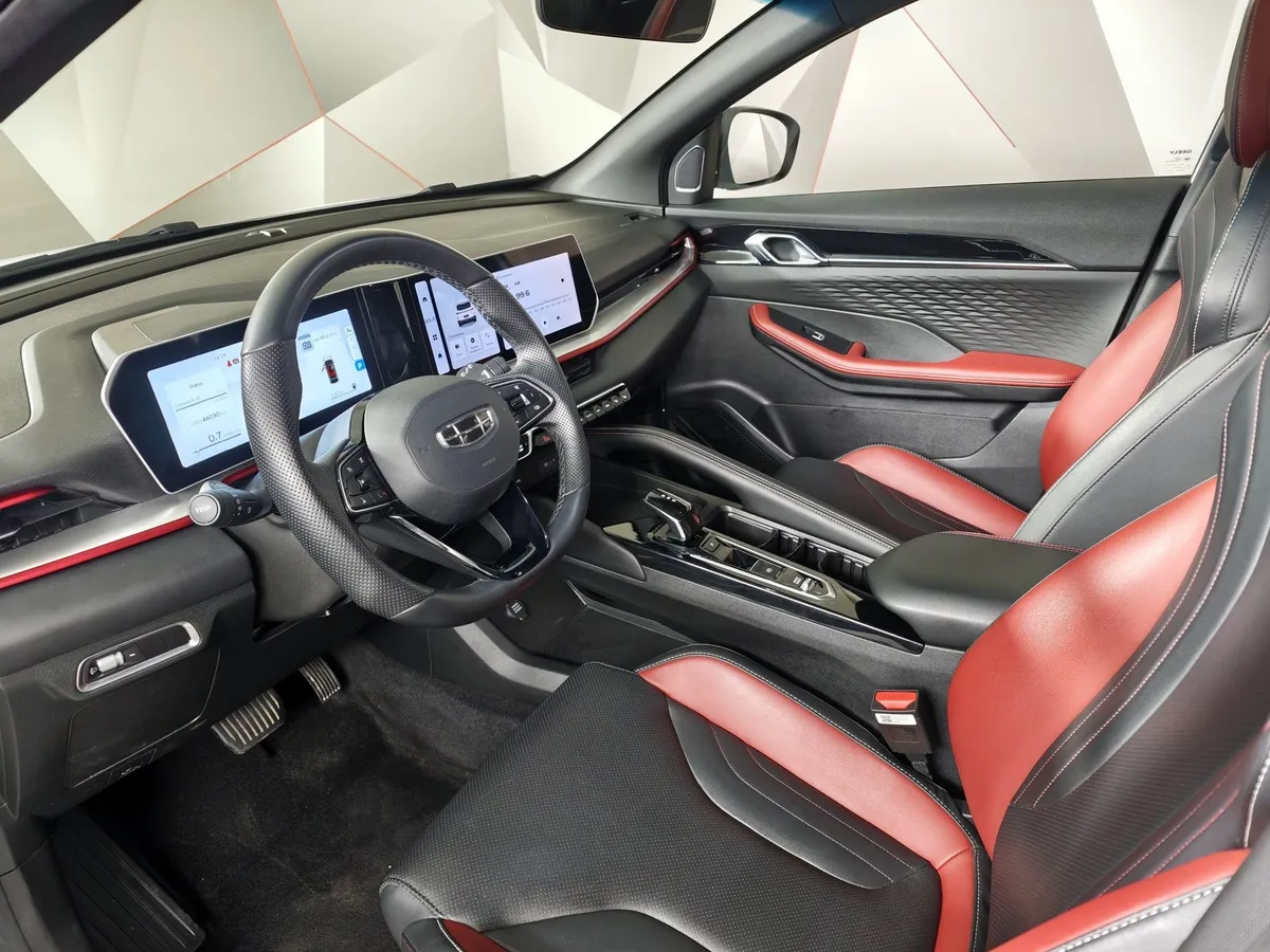 Geely Coolray 1.5T 7DCT 2WD (150 л.с.) Luxury Белый в АВИЛОН. Слайд №19