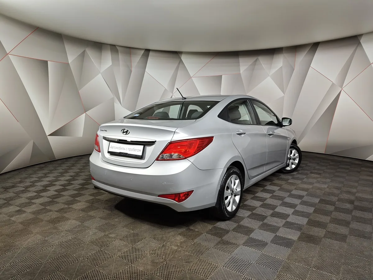Hyundai Solaris 1.6 AT (123 л.с.) Elegance Серебристый в АВИЛОН. Слайд №2