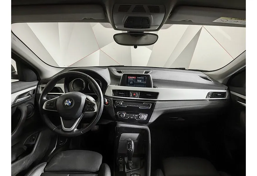 BMW X2 20i sDrive AMT (192 л.с.) Advantage Белый в АВИЛОН. Слайд №11
