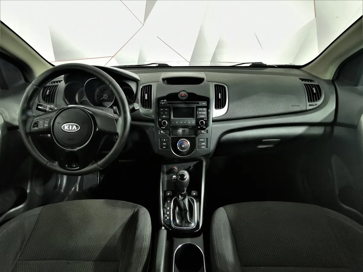 Kia Cerato 1.6 AT (126 л.с.) Серебристый в АВИЛОН. Слайд №12
