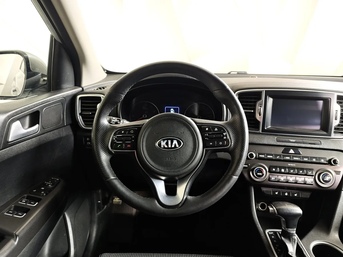 Kia Sportage 2.0 AT (150 л.с.) Серебристый в АВИЛОН. Слайд №20