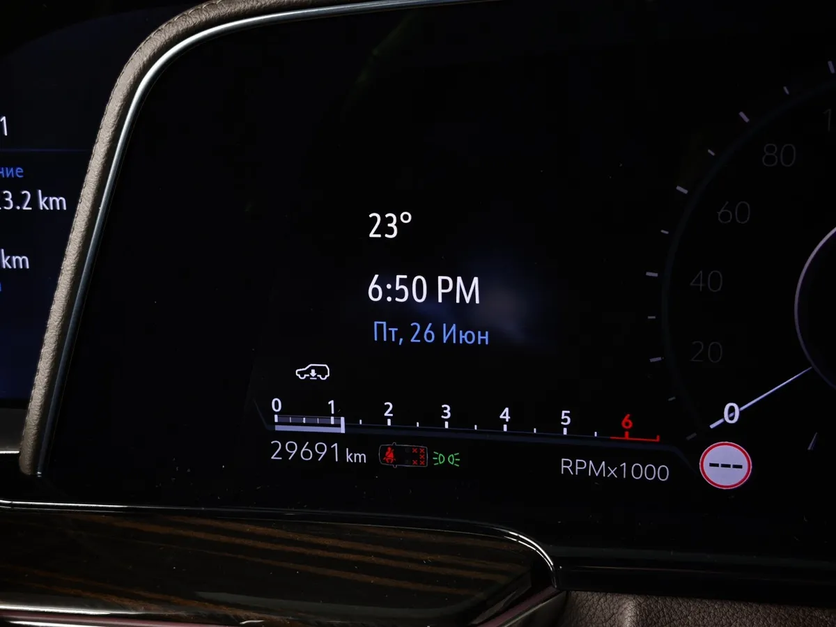 Cadillac Escalade 6.2 AT AWD (420 л.с.) Sport Синий в АВИЛОН. Слайд №18