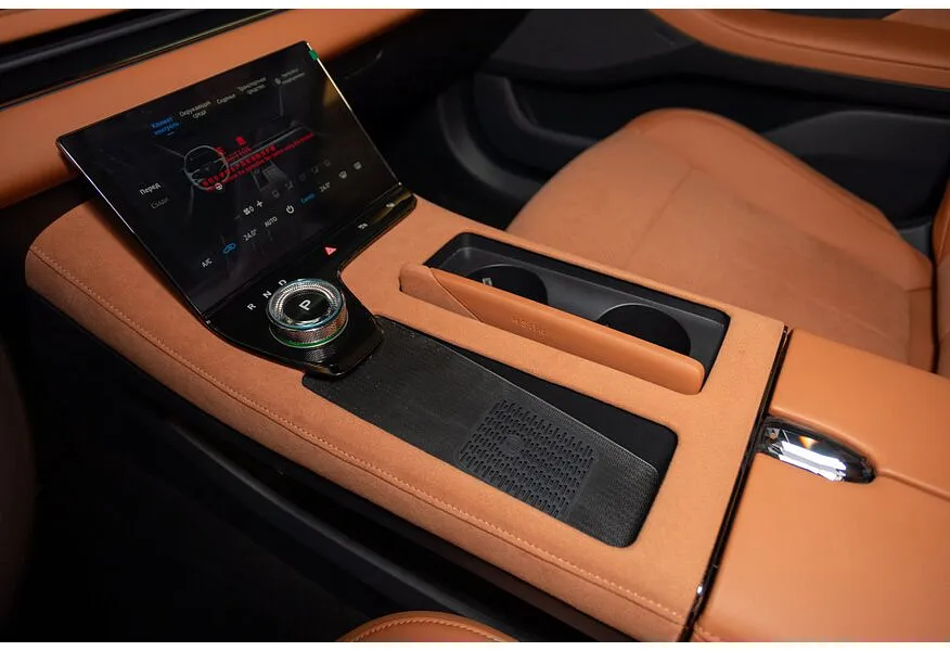 Voyah Passion 1.5 AT AWD (530 л.с.) Executive Черный в АВИЛОН. Слайд №12