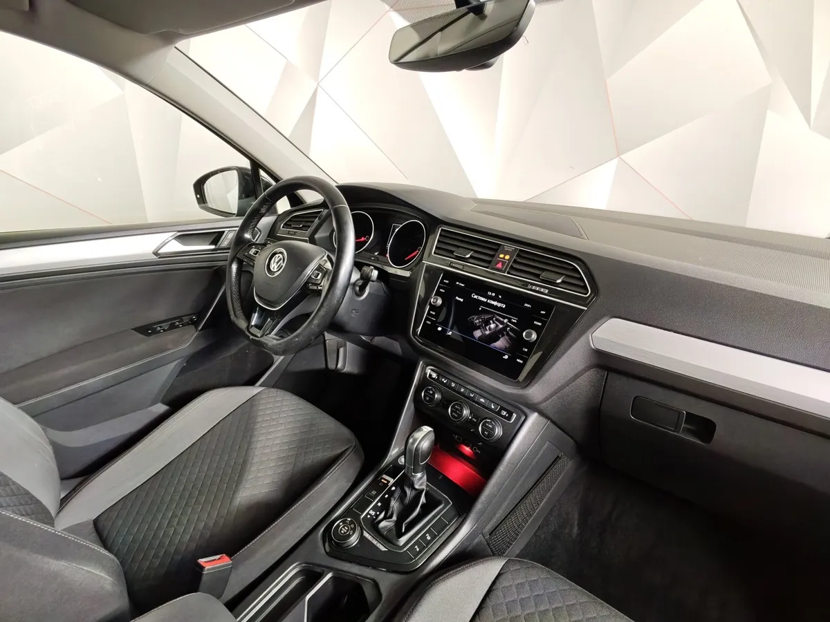 Volkswagen Tiguan 2.0 TSI 4Motion AT (200 л.с.) Sport & Style Черный в АВИЛОН. Слайд №12