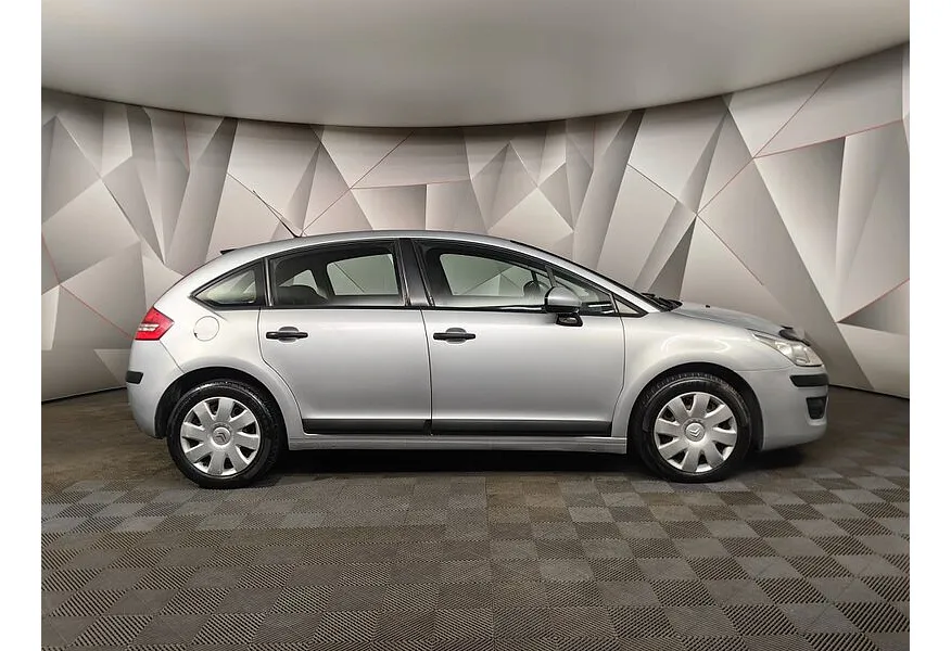 LIVE. Слайд №4