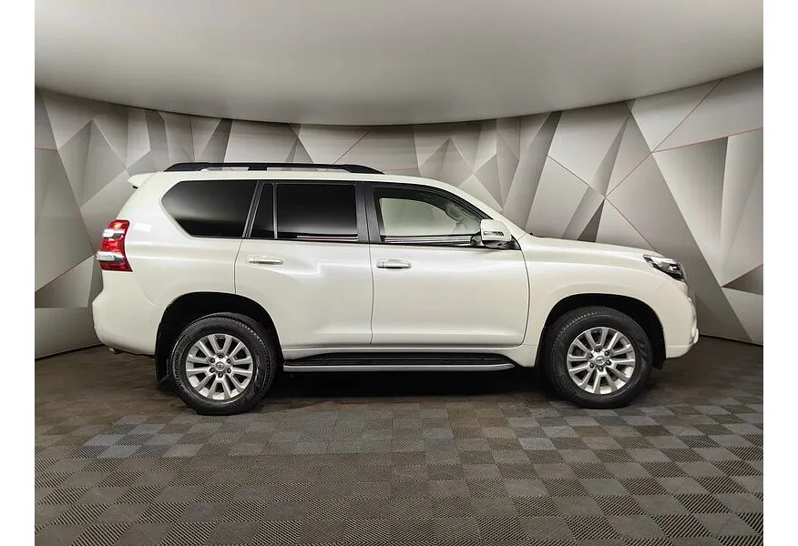АВИЛОН - Toyota Land Cruiser Prado 2.8 D AT 4WD (5 мест) (177 л.с.) Комфорт Белый - slide 3