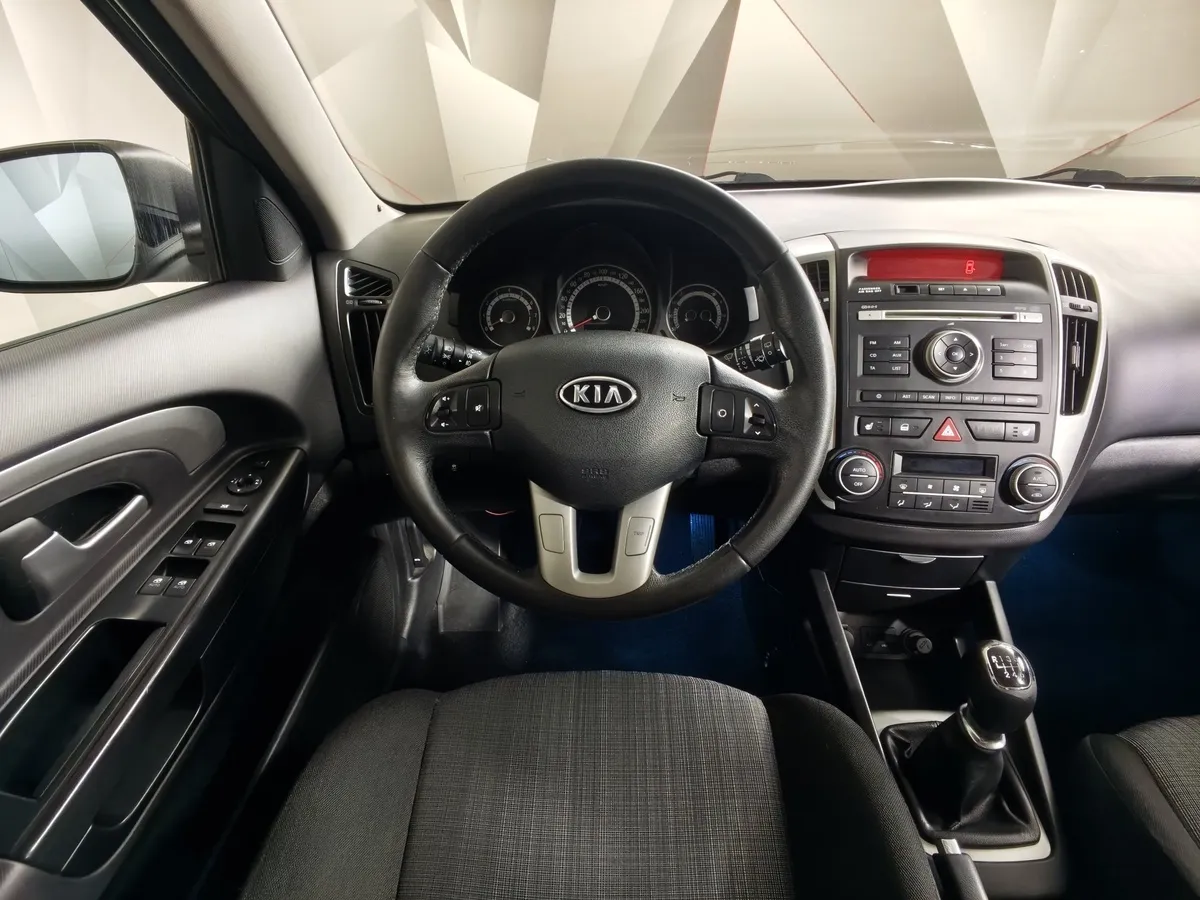 Kia Ceed 1.6 MT (129 л.с.) Comfort Серебристый в АВИЛОН. Слайд №18
