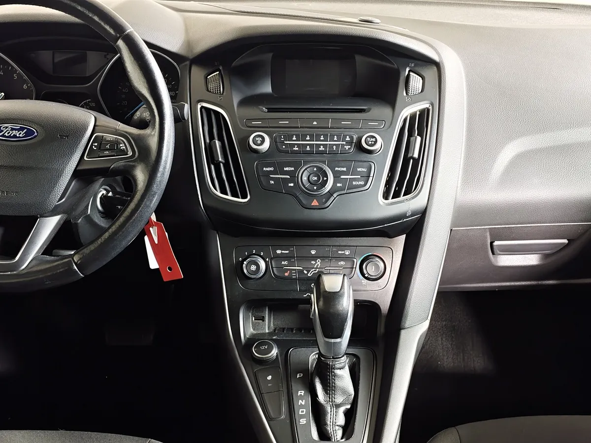 Ford Focus 1.6 Ti-VCT PowerShift (125 л.с.) Trend Черный в АВИЛОН. Слайд №15