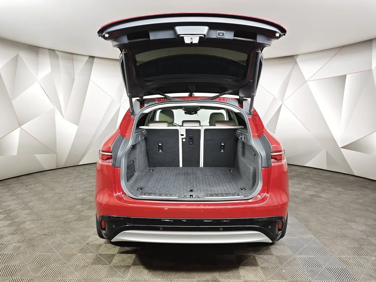 Jaguar F-Pace 2.0P AT AWD (249 л.с.) SE Красный в АВИЛОН. Слайд №10