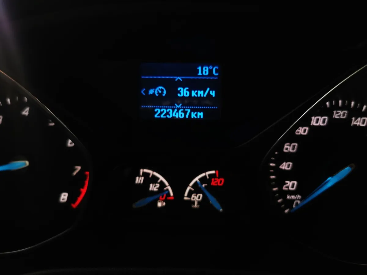 Ford Focus 1.6 MT (105 л.с.) Special Edition Белый в АВИЛОН. Слайд №16