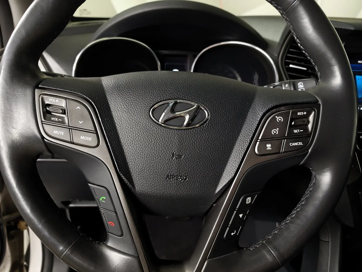 Hyundai Santa Fe 2.4 AT AWD (171 л.с.) Comfort Белый в АВИЛОН. Слайд №22