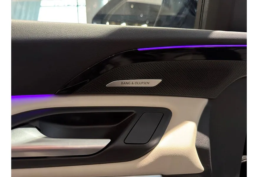 Audi Q5 Sportback 2.0 TDI S tronic quattro (204 л.с.) Черный в АВИЛОН. Слайд №17