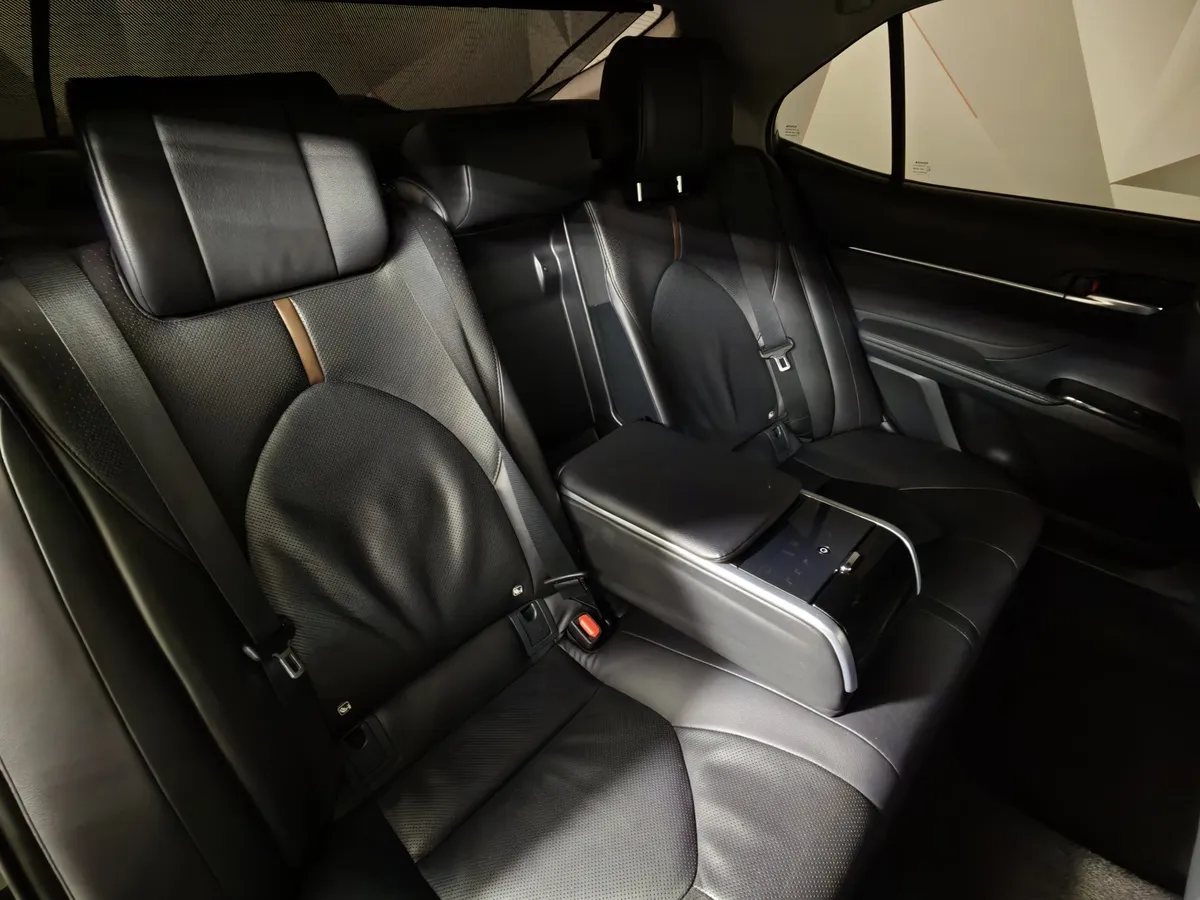 Toyota Camry 2.5 AT (181 л.с.) Черный в АВИЛОН. Слайд №17