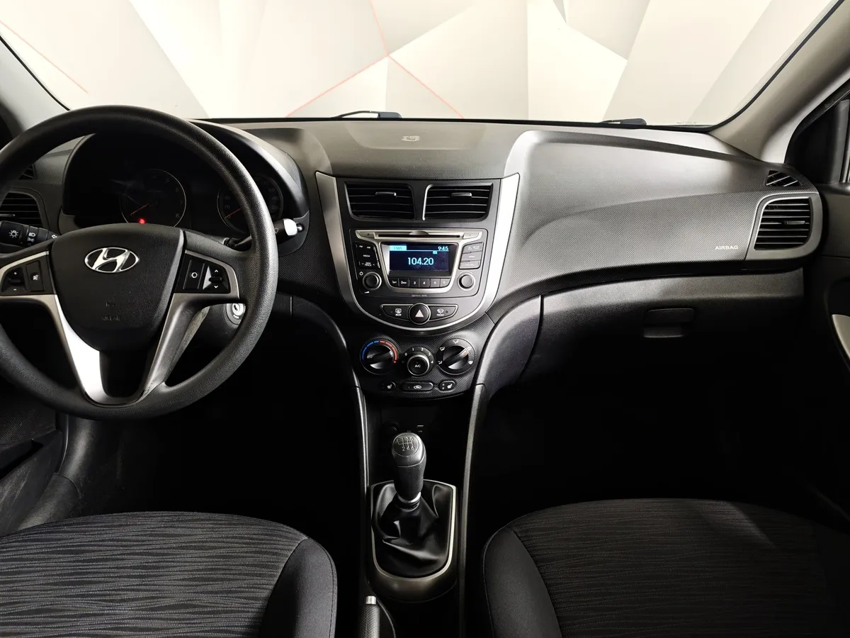 Hyundai Solaris 1.6 MT (123 л.с.) Comfort Серый в АВИЛОН. Слайд №15