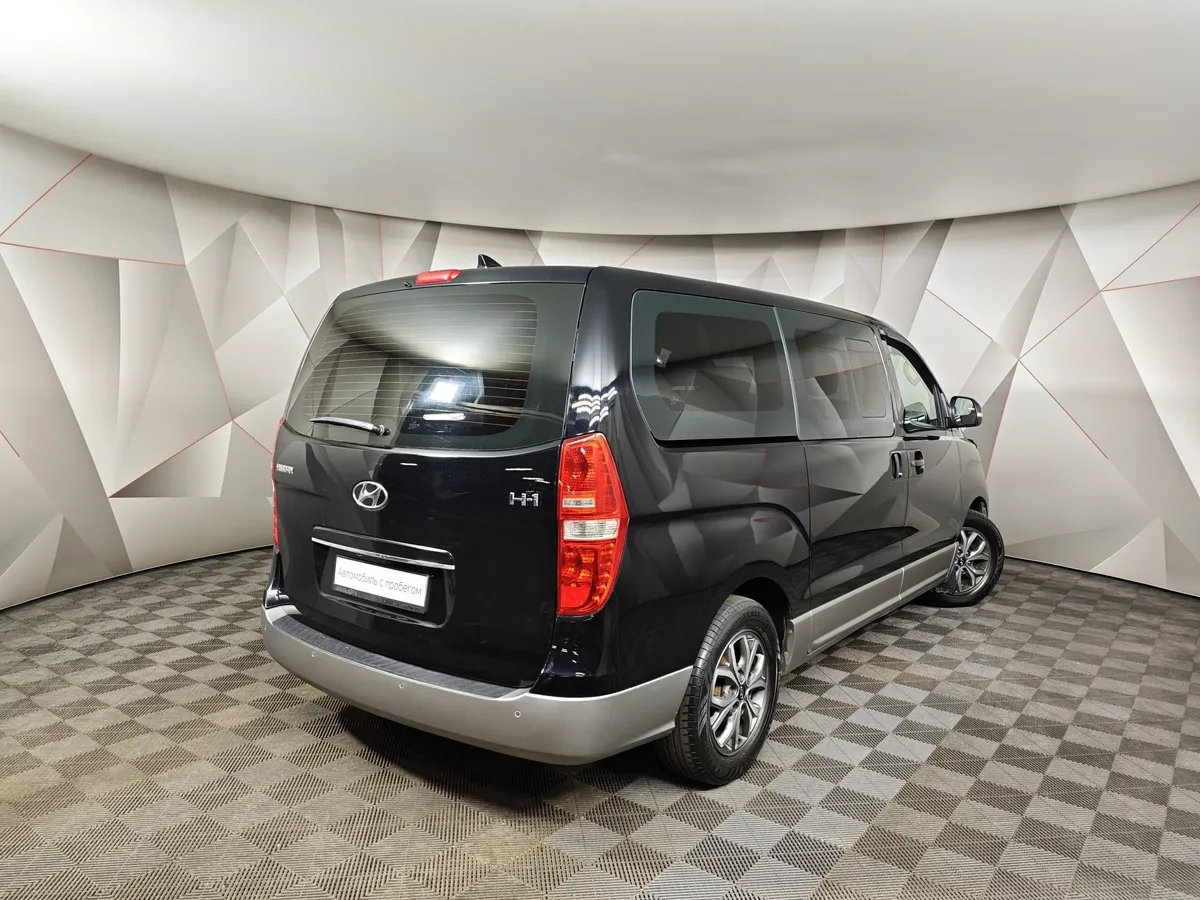 Hyundai H-1 2.5 CRDi AT (170 л.с.) Business (JP6) Черный в АВИЛОН. Слайд №2