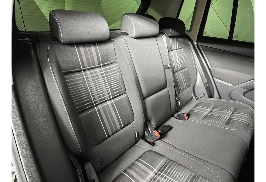 Volkswagen Tiguan 2.0 TSI 4Motion AT (180 л.с.) CLUB Серый в АВИЛОН. Слайд №16