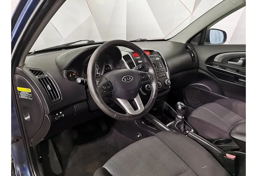 Kia Ceed 1.6 MT (122 л.с.) Синий в АВИЛОН. Слайд №18