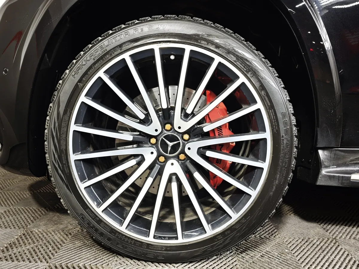 Mercedes-Benz GLS 63 4MATIC 7G-TRONIC PLUS (585 л.с.) Черный в АВИЛОН. Слайд №9