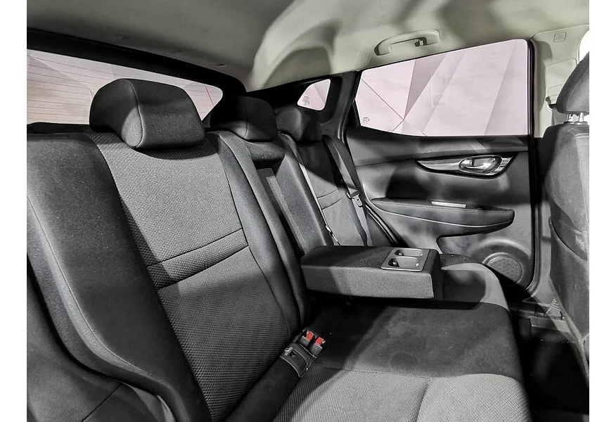 Nissan Qashqai 2.0 CVT (144 л.с.) Серебристый в АВИЛОН. Слайд №16