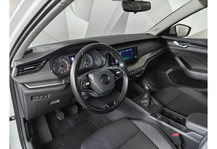 Skoda Octavia 1.4 MT FWD (150 л.с.) Белый в АВИЛОН. Слайд №18